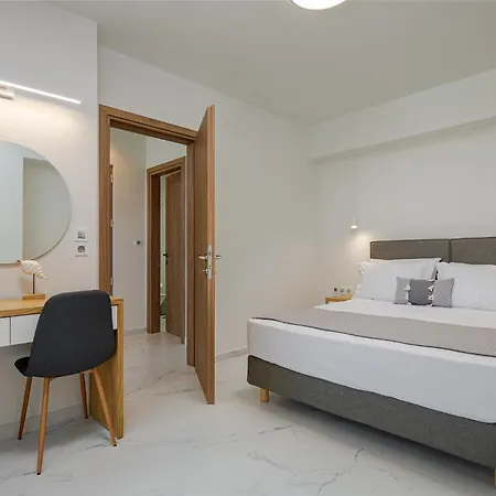 Theo Luxury